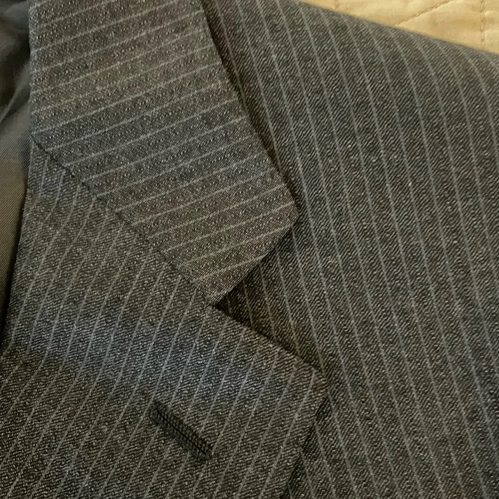 DONNA KARAN made In‎ Italy Subtle Stripe Wool Suit Jacket in Charcoal 43 R $1995